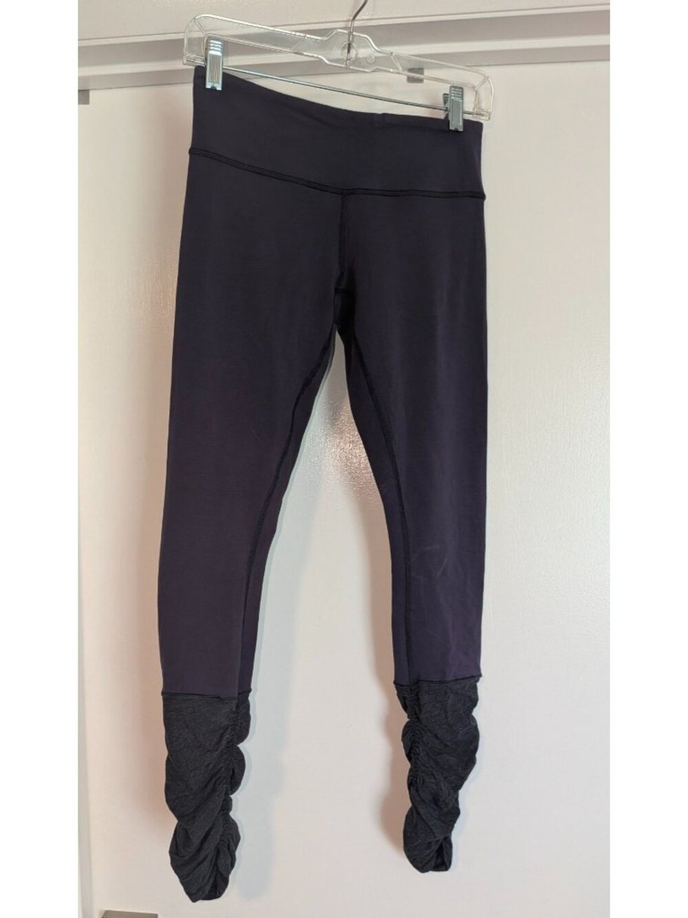Lululemon Runched Leggings sz 8 purple/gray